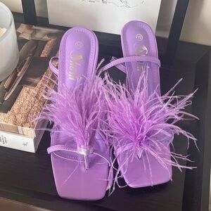 SHEIN Lavender Feathered Sandals